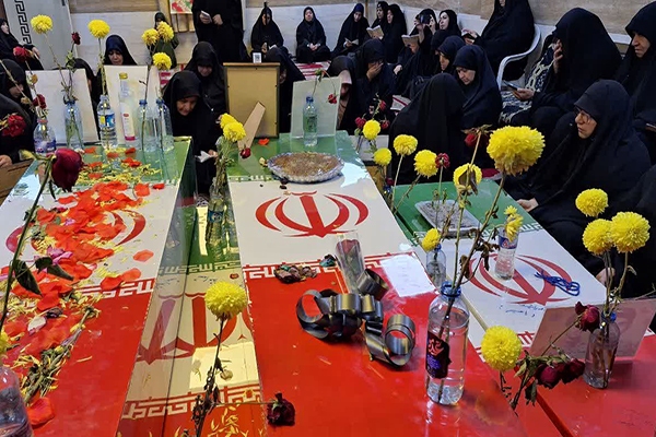 ادای احترام مادران شهدا به پیکر مطهر آلاله های گمنام در خوزستان