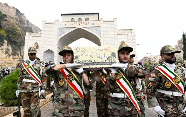 فیلم/ استقبال از شهدای گمنام در دروازه قرآن شیراز