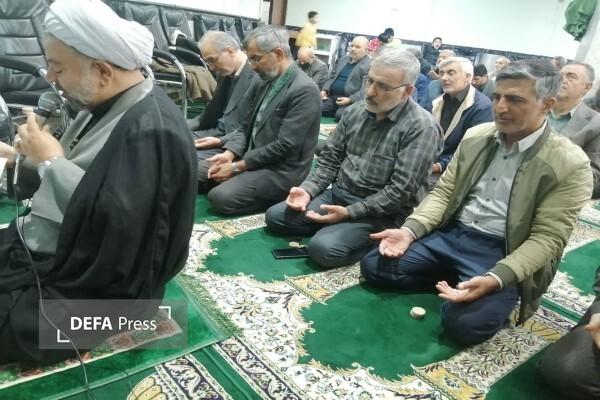 پیشکسوتان دفاع مقدس و مقاومت برای طلب باران در مشهد به نماز ایستادند