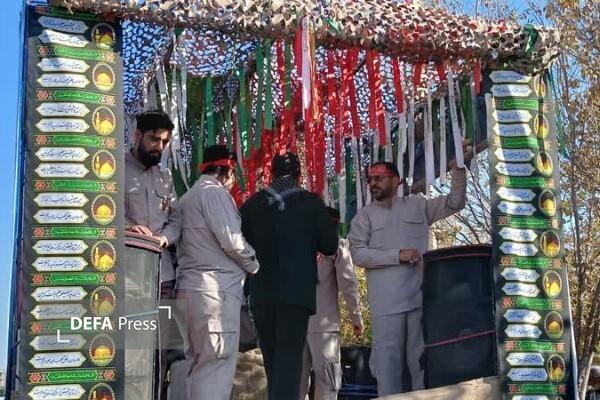 تشییع شهید خوشنام دفاع مقدس در ایام شهادت ام ابیها(س) بر دوش مرزبانان و مردم فاطمی سرخس+تصاویر