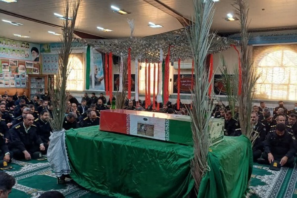 تصاویر/ وداع کارکنان پلیس خراسان‌جنوبی با پیکر مطهر شهید گمنام