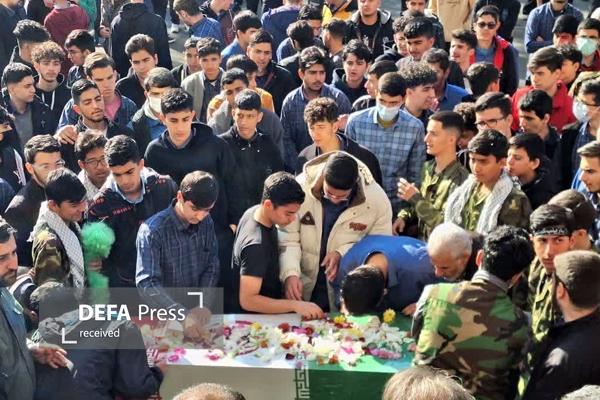 عطر ایثار در کوچه‌های شهر پیچید/ روایت حضور شهیدان گمنام