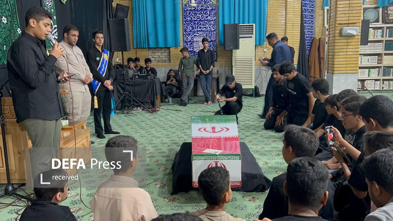 مراسم عزاداری ایام فاطمیه با حضور پیکر مطهر شهید گمنام در مسجد امام حسین (ع) محله گلشهر شمالی مراسم عزاداری ایام فاطمیه با حضور پیکر مطهر شهید گمنام در مسجد امام حسین (ع) محله گلشهر شمالی