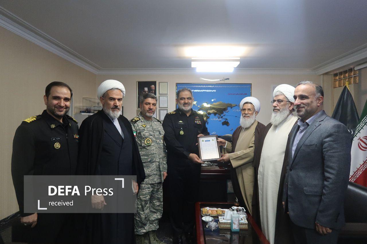 دیدار رئیس سازمان عقیدتی سیاسی ارتش با امیر دریادار ایرانی