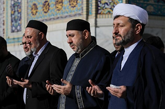 تصاویر/ تشرف اعضای اداره‌کل مسلمانان گرجستان به حرم مطهر رضوی