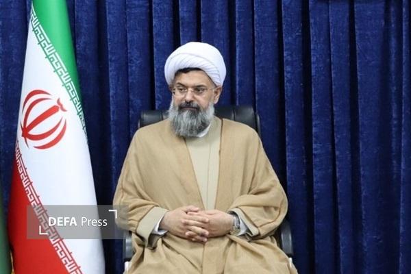 امام جمعه دشتی: حضور در کنار خانواده‌های معظم شهدا یادآور عظمت رشادت‌ها و ایثارگری‌های آنان است