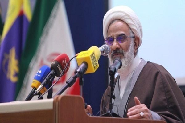 رزمندگان با علم به خطر، جان خود را در مسیر دفاع تقدیم می‌کنند