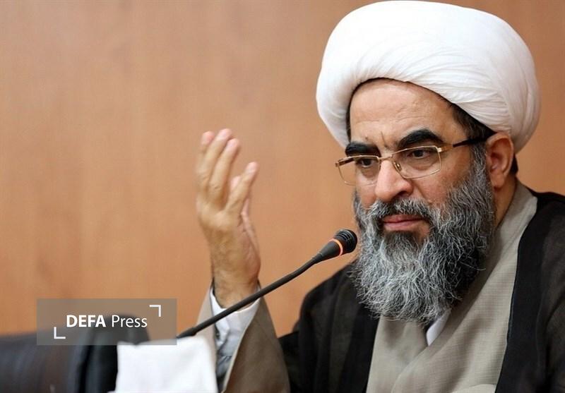 آیت‌الله فاضل لنکرانی: تنها راه اصلاح جامعه، تمسک واقعی به قرآن است