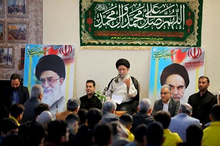 روایت یک گفت‌وگوی صمیمی در مدرسه؛پیام‌های آیت‌الله نورمفیدی به نسل جوان در دبیرستان شهید نصیری