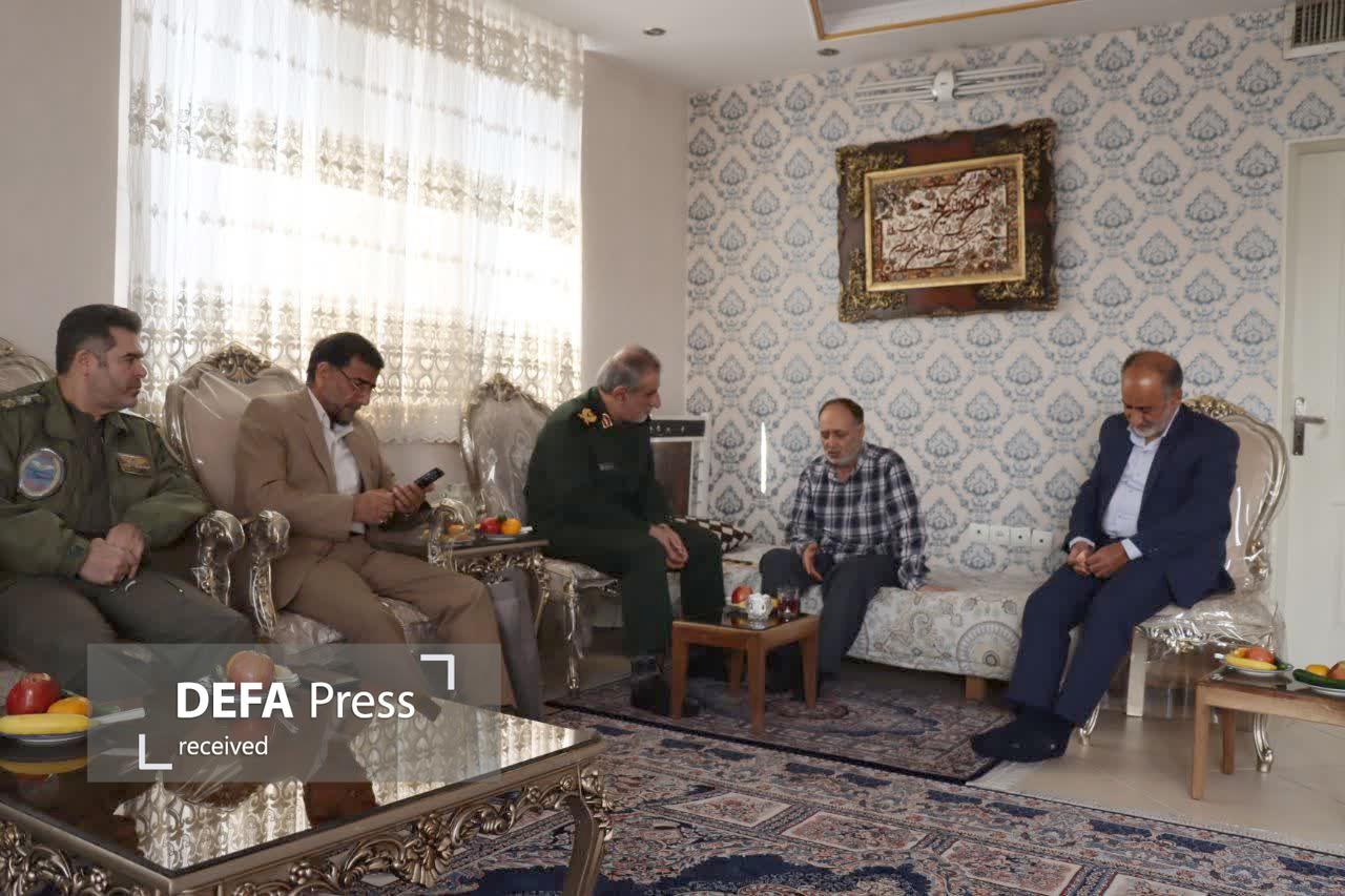 جانباز ۴۰ درصد دفاع مقدس تکریم شد