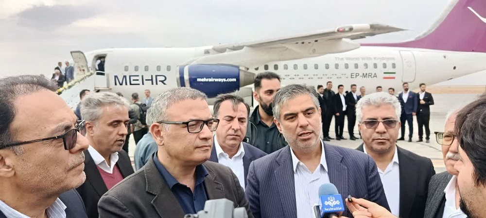 تصاویر/ افتتاحیه اولین پرواز استان مرکزی به مشهد مقدس
