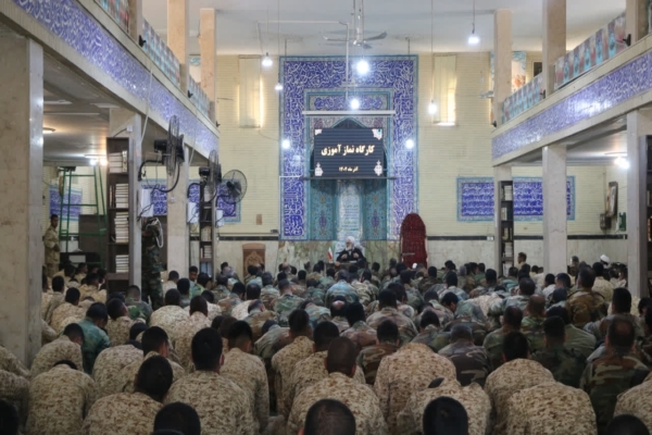 آیت الله انصاری قمی: تکامل انسان؛ محور ارتقای معنوی و بصیرتی رزمندگان است