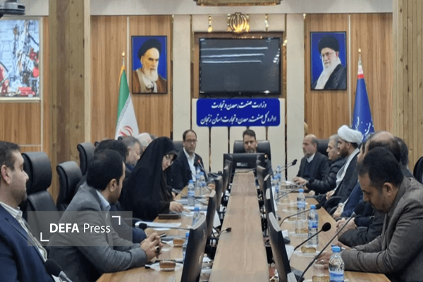 لزوم هوشیاری در برابر توطئهها، حفظ روحیه حماسی و ایثارگری لزوم هوشیاری در برابر توطئهها، حفظ روحیه حماسی و ایثارگری