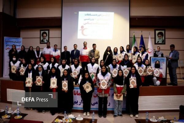 زمینه افزایش خودباوری و اعتمادبه‌نفس در بانوان فراهم شود