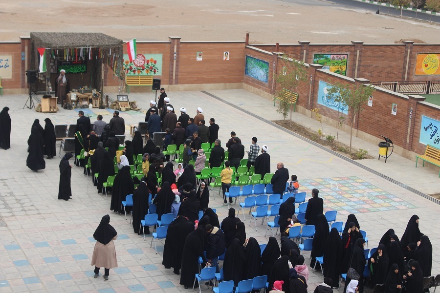 حال و هوای شهدایی دانش آموزان مدرسه استثنایی «باغچه بان» قم