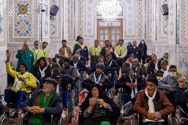 تصاویر/ تشرف توان‌یابان اصفهانی به حرم مطهر رضوی