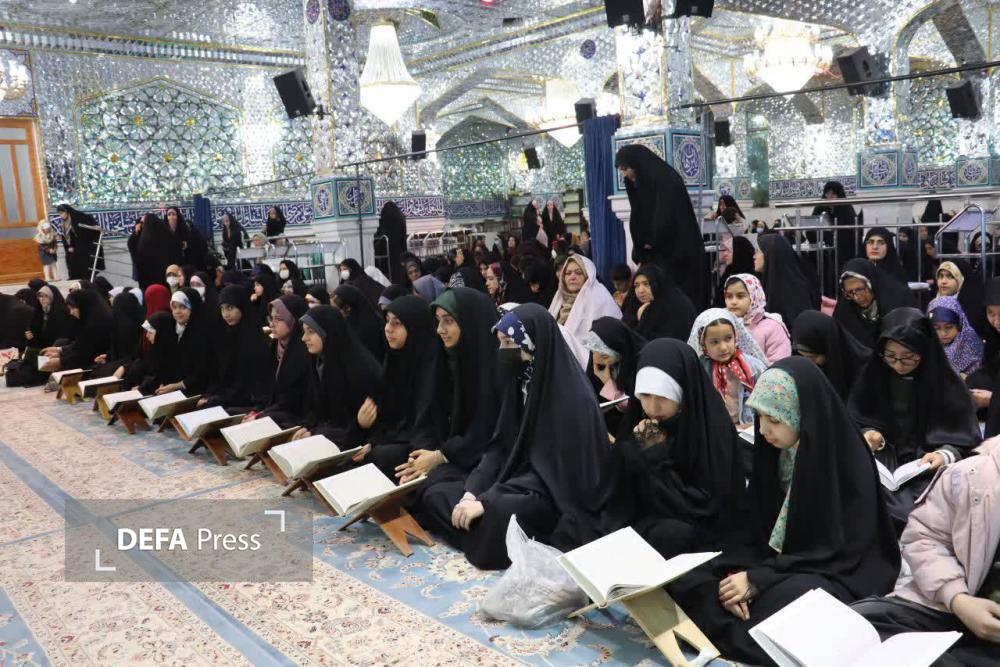 تصاویر/ محفل انس با قرآن کریم در آستان مقدس امامزاده سید عباس (ع)