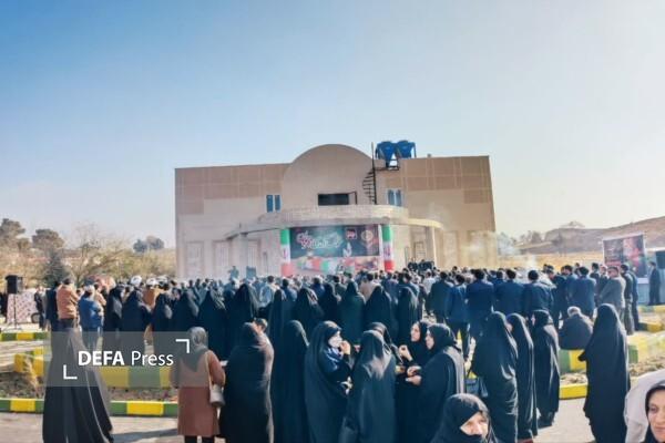 شهید گمنام ۱۷ ساله عملیات بدر در اردوگاه دانش‌آموزی شهید بابایی آبیک به خاک سپرده شد