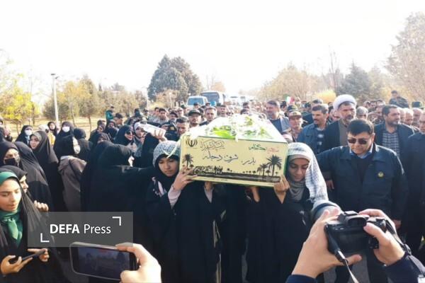 شهید گمنام ۱۷ ساله عملیات بدر در اردوگاه دانش‌آموزی شهید بابایی آبیک به خاک سپرده شد