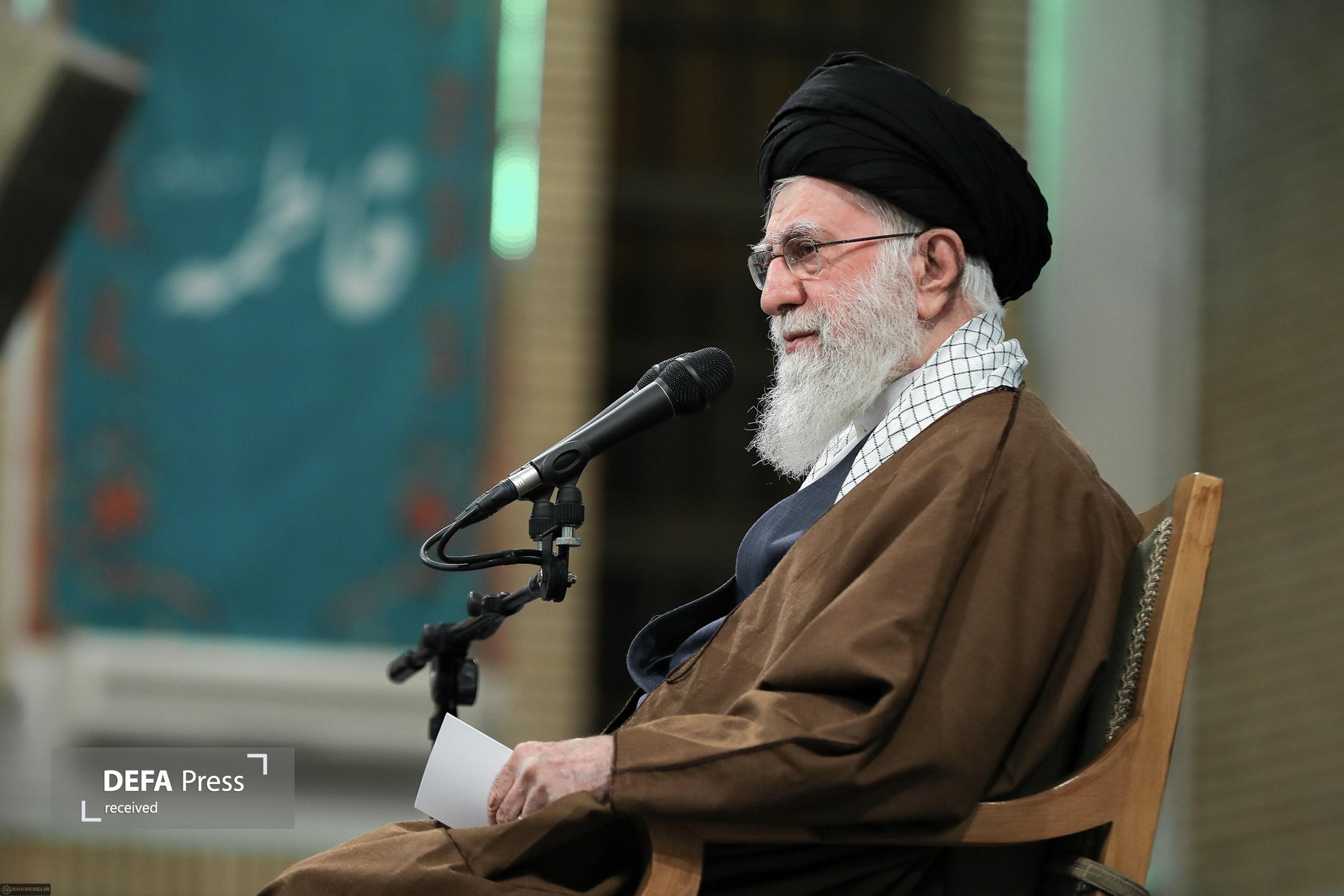 امام خامنه‌ای: زنان ایران در تاریخ کشور بی‌سابقه‌ترین دستاوردها را داشته‌اند/ زن و مرد در اسلام دو عنصر مکمل جامعه بشری‌اند