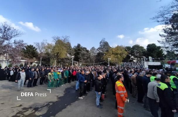 بدرقه و تدفین شهید گمنام ۲۴ ساله عملیات والفجر ۱ در محوطه شهرداری قزوین