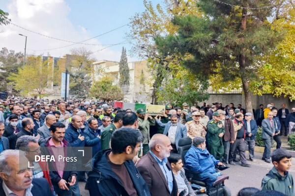 بدرقه و تدفین شهید گمنام ۲۴ ساله عملیات والفجر ۱ در محوطه شهرداری قزوین