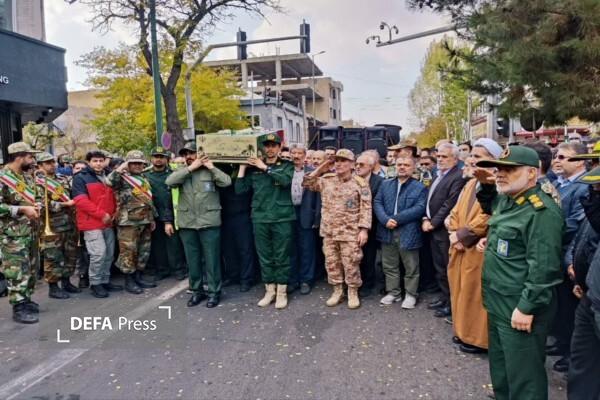 بدرقه و تدفین شهید گمنام ۲۴ ساله عملیات والفجر ۱ در محوطه شهرداری قزوین