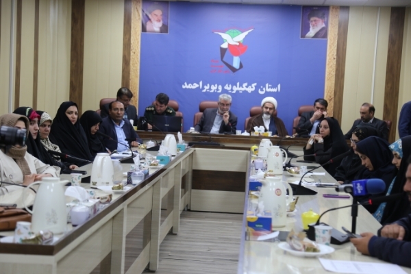 تصاویر/ «عصر شعر ایثار» در یاسوج برگزار شد