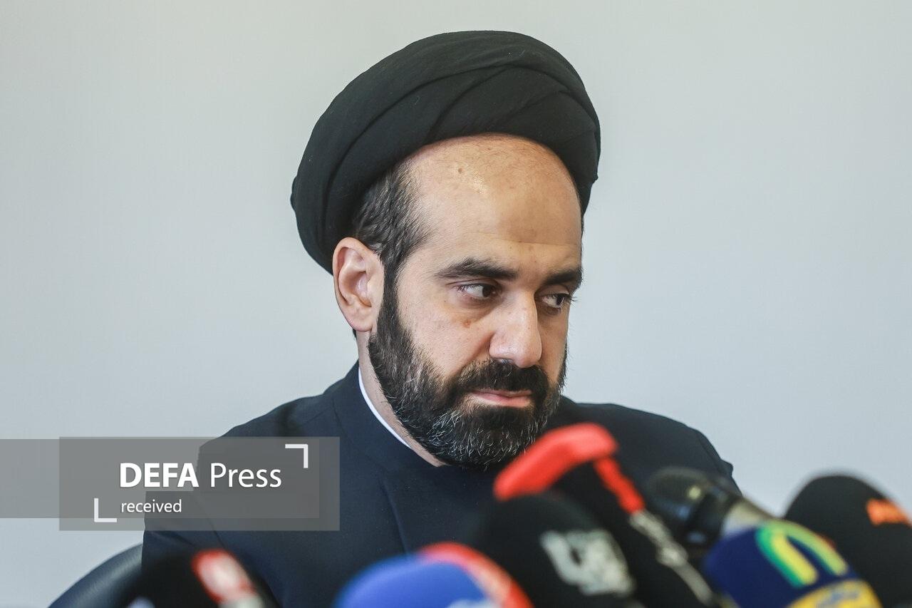 هنر رضوی پلی میان میراث تاریخی ایران و فضای آکادمیک جهان هنر است هنر رضوی پلی میان میراث تاریخی ایران و فضای آکادمیک جهان هنر است