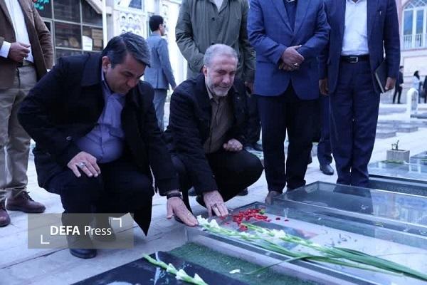 دبیرکل ستاد مبارزه با مواد مخدر با حضور در گلزار شهدا به مقام شامخ شهیدان ادای احترام کر+تصاویر