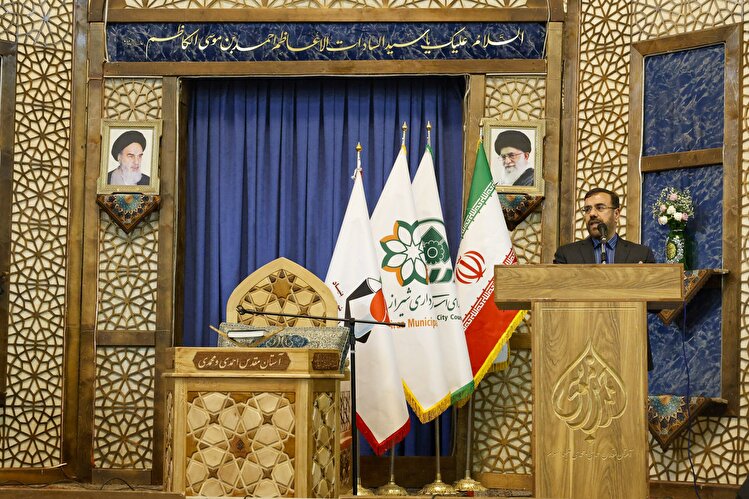 استاندار فارس: مادران و همسران شهدا تجلی صبر و رضا در امتداد راه حضرت‌ام‌البنین (س) هستند