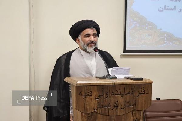 تبیین الگوی زن اسلامی و نقش مادر در جامعه ضروری است