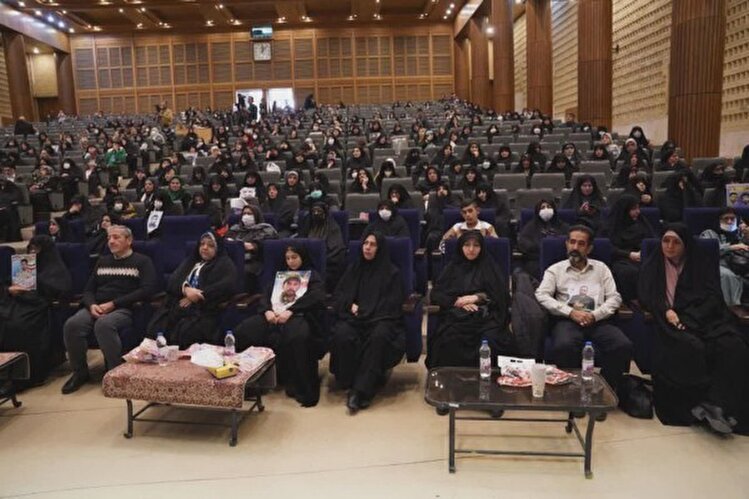 مادران و همسران شهدا ستون‌های اصلی مقاومت ملت ایران‌اند