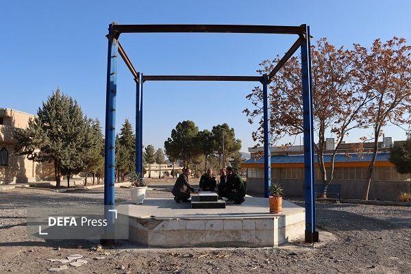 ادای احترام مدیرکل حفظ آثار و نشر ارزش‌های دفاع مقدس و مقاومت خراسان رضوی به شهید گمنام گروه توپخانه ۶۱ محرم