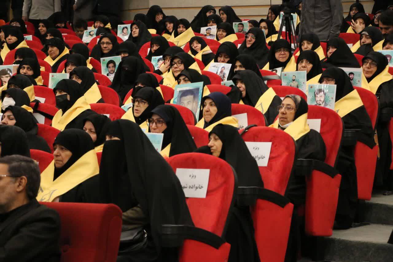 تصاویر/ همایش «همسفر عشق همراه با رباب» در دانشگاه قم