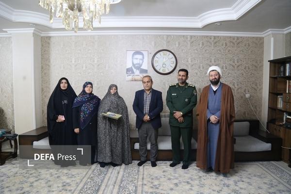 دیدار سرهنگ کاظمی با خانواده سردار شهید «محمد نقی صلبی»