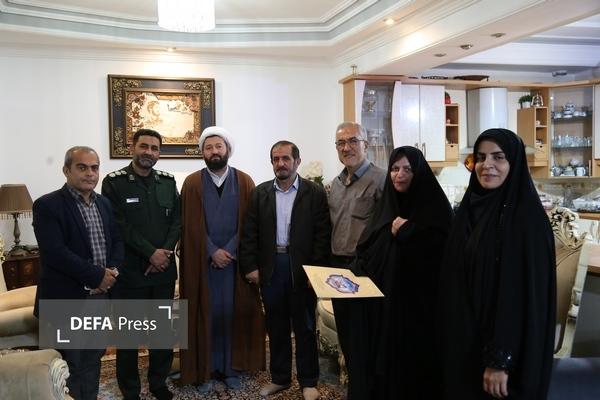 دیدار با خانواده معظم شهدا و تکریم آنان وظیفه‌ای دینی است