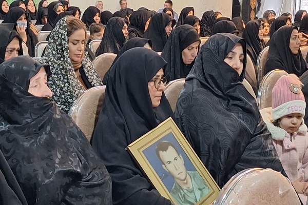 تصاویر/ مراسم عزاداری حضرت ام‌البنین (س) با حضور مادران و همسران شهدای اردبیل