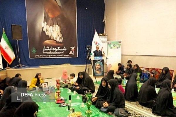 انقلابها با یک نسل پیروز میشونداما با نسل بعدی تثبیت میگردند. انقلابها با یک نسل پیروز میشونداما با نسل بعدی تثبیت میگردند.