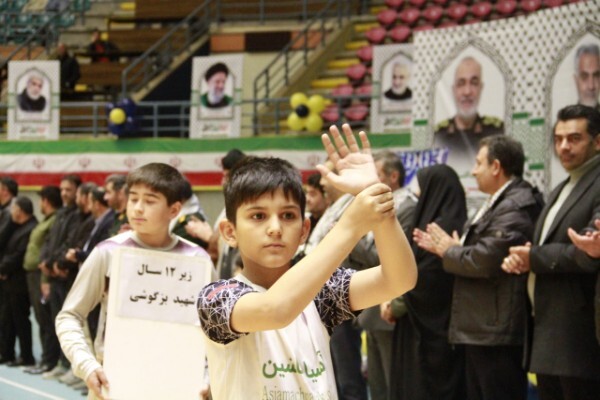 تصاویر/ افتتاحیه مسابقات فوتسال حماسه ۹ دی در اردبیل