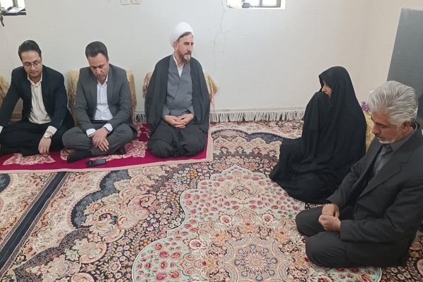 دیدار معاون رئیس قوه قضائیه کشور با خانواده شهیدان محمدی شهرستان خاتم