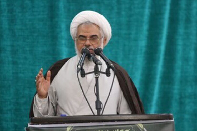 زن مسلمان ایرانی به قله‌ افتخار رسیده است