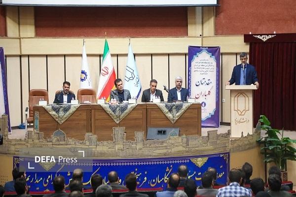 از ادای احترام معاون علمی رییس جمهور به سومین شهید محراب تا بازدید از مجموعههای دانش بنیان در یزد+ تصاویر از ادای احترام معاون علمی رییس جمهور به سومین شهید محراب تا بازدید از مجموعههای دانش بنیان در یزد+ تصاویر