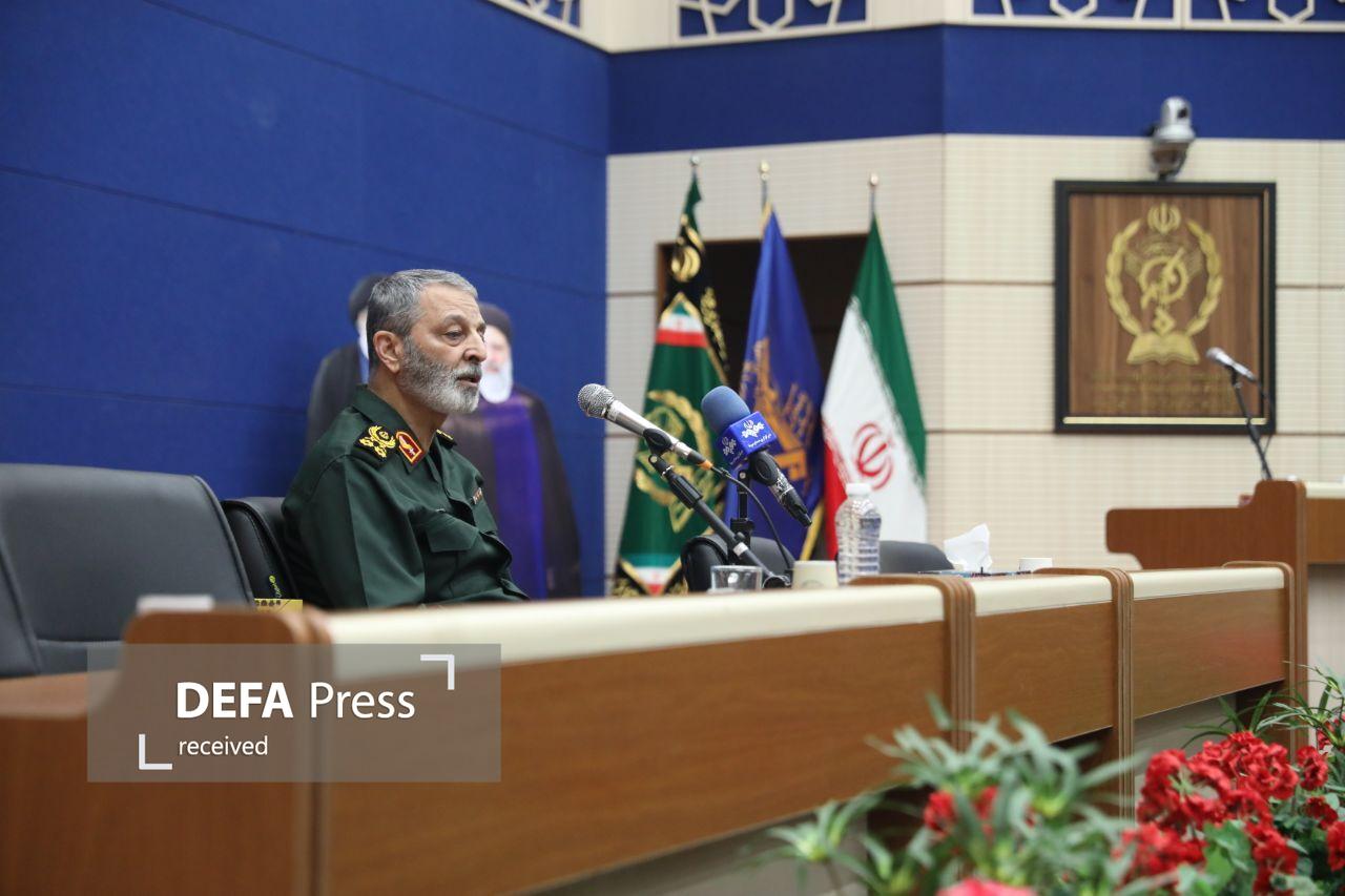 سرلشکر موسوی: تجربههای دفاع مقدس و مقاومت منطقهای به نسل جدید منتقل شود/ ارتباط با جامعه علمی کشور ضامن پیش برندگی برنامهها و پاسخ به نیازهای سازمانها و منظومه نظامی و دفاعی کشور است سرلشکر موسوی: تجربههای دفاع مقدس و مقاومت منطقهای به نسل جدید منتقل شود/ ارتباط با جامعه علمی کشور ضامن پیش برندگی برنامهها و پاسخ به نیازهای سازمانها و منظومه نظامی و دفاعی کشور است