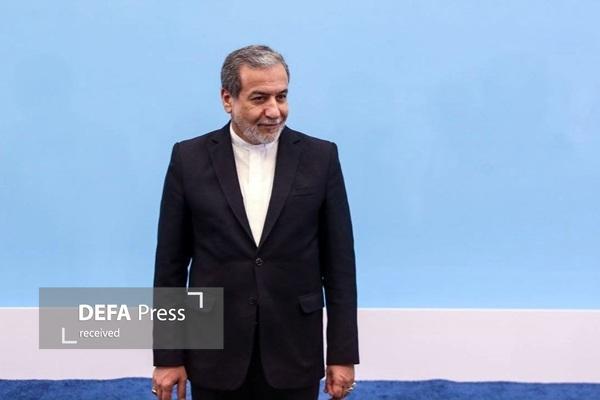 عراقچی تهران را به مقصد باکو ترک کرد