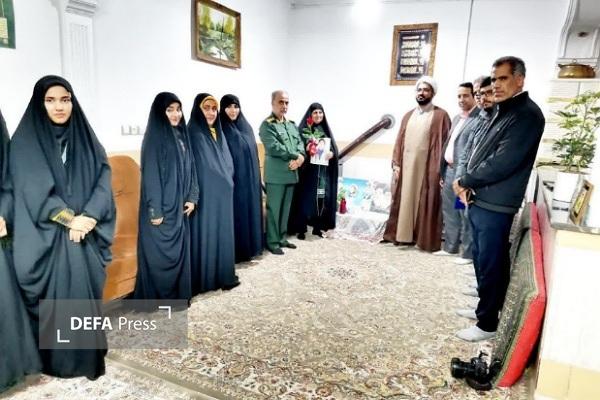 دیدار با خانواده روحانی شهید «حسین گرامی» در بیرجند+ تصاویر دیدار با خانواده روحانی شهید «حسین گرامی» در بیرجند+ تصاویر