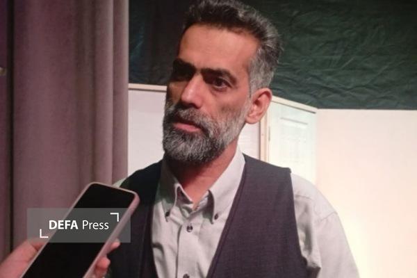 تئاتر «لمس» با نگاه انسانی به شخصیت‌ها بر روی صحنه رفته است