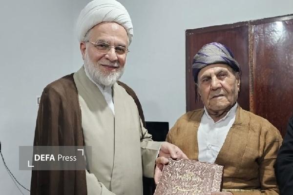نماینده ولی‌فقیه در استان کردستان از هنرمند نامی هورامان تجلیل کرد