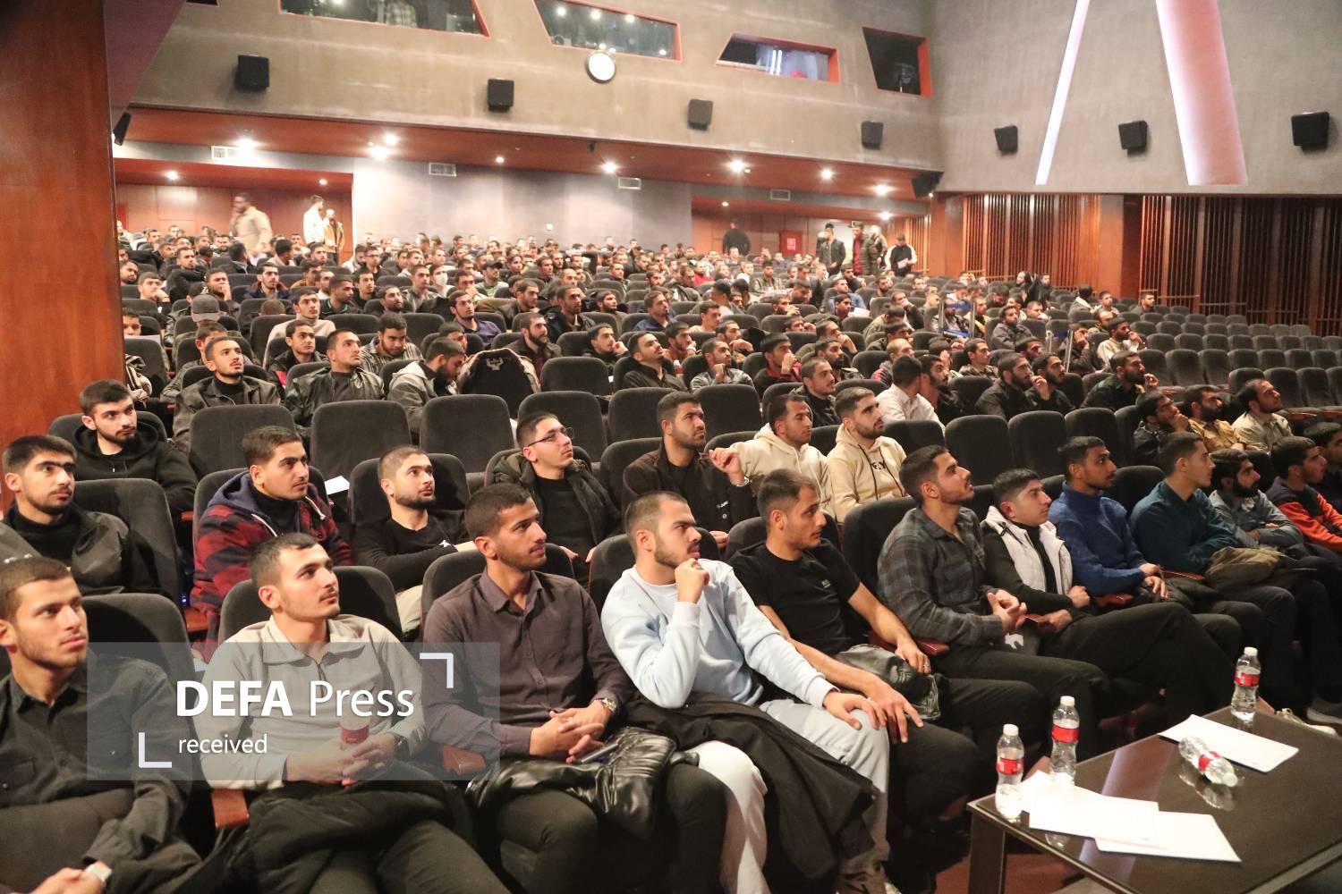 بازدید گروهی دانشجویان از موزه انقلاب اسلامی و دفاع مقدس+ تصاویر بازدید گروهی دانشجویان از موزه انقلاب اسلامی و دفاع مقدس+ تصاویر