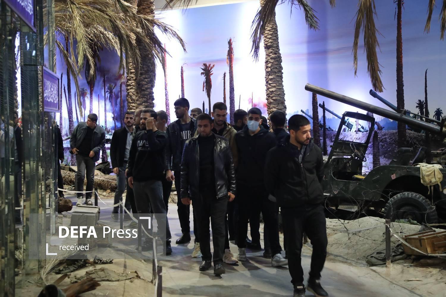 بازدید گروهی دانشجویان از موزه انقلاب اسلامی و دفاع مقدس+ تصاویر بازدید گروهی دانشجویان از موزه انقلاب اسلامی و دفاع مقدس+ تصاویر